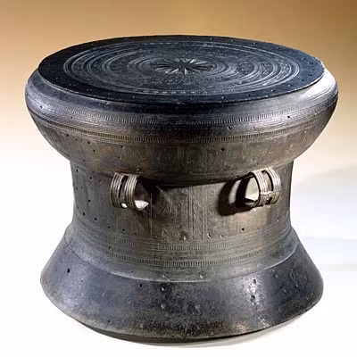 Can canh trong dong Dong Son tuyet dep luu lac o Phap