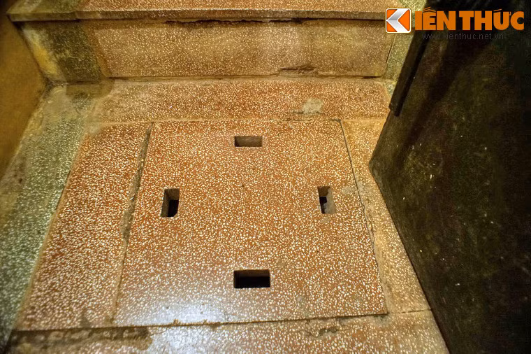 Toàn bộ hệ thống hầm ngầm đều liên hoàn đường điện máy phát, có đầy đủ hệ thống thoát nước, thông khí, thông tin, liên lạc, hậu cần, lương thực, y tế… và vũ trang bảo vệ.