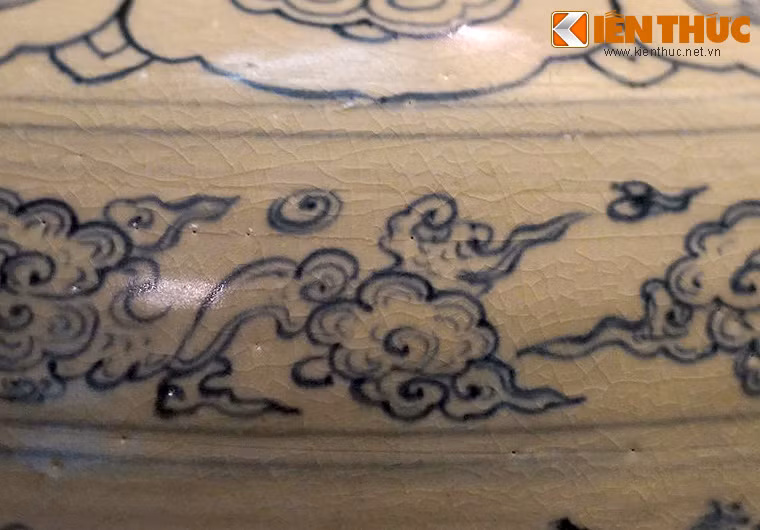 Có thể nói, chiếc bình cổ quý giá này là hiện vật phản ánh đỉnh cao của kỹ thuật và nghệ thuật chế tạo đồ gốm thời Lê Sơ, là sản phẩm tiêu biểu cho đồ gốm xuất khẩu của Việt Nam thời Trung đại.