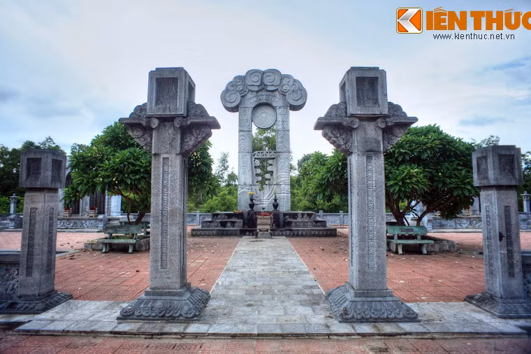 Không chỉ có quy mô lớn nhất Việt Nam, Nghĩa trang Trường Sơn còn có kiến trúc, bố cục độc đáo, không giống đa phần nghĩa trang liệt sĩ khác ở Việt Nam.