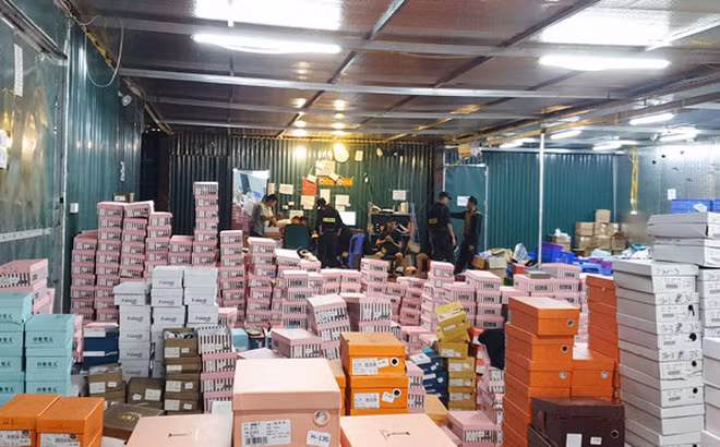 Tran Thanh Phu dieu hanh kho hang lau doanh thu 10 ty/thang the nao?-Hinh-2