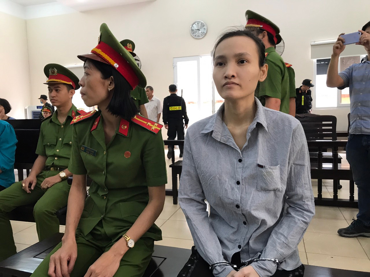 Bị cáo Thảo phạm tội “giết người” và “che giấu tội phạm”, bị tuyên phạt 22 năm tù, thời hạn tù tính từ ngày 28/5/2019.