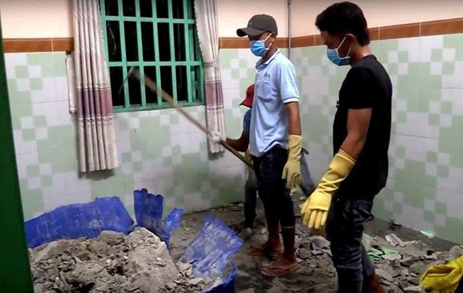 Theo đó, bốn bị cáo gồm: Phạm Thị Thiên Hà (32 tuổi, ngụ Q.Tân Phú, TP.HCM); Trịnh Thị Hồng Hoa (67 tuổi, mẹ của Hà); Lê Ngọc Phương Thảo (30 tuổi, quê Tiền Giang) và Nguyễn Ngọc Tâm Huyên (40 tuổi, quê Quảng Ngãi) đã giết hai nạn nhân là anh Trần Đức Linh (50 tuổi, quê Nghệ An) và anh Trần Trí Thành (27 tuổi, ngụ TP.HCM). 