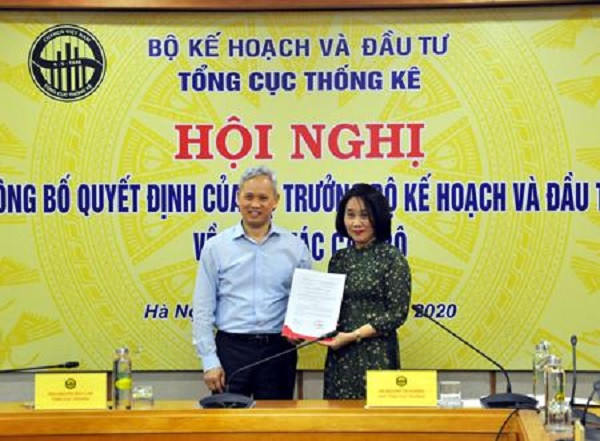 Bộ trưởng Nguyễn Chí Dũng nhấn mạnh, trong thời gian tới, Tổng cục trưởng Nguyễn Thị Hương cần tiếp tục nỗ lực, rèn luyện nhiều hơn nữa, gương mẫu, mẫn cán và tận tụy hơn, phát huy được tinh thần đoàn kết, truyền thống của Tổng cục Thống kê để đáp ứng được yêu cầu, đòi hỏi công việc trong tình hình mới.