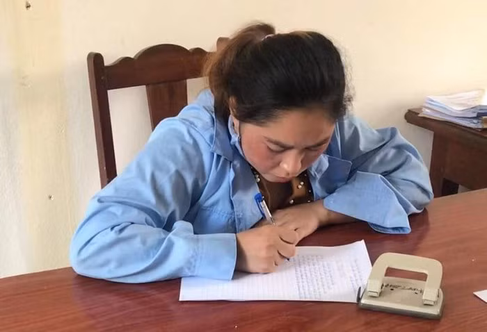 7. Lập 2 facebook để dựng chuyện nhặt, trả 136 triệu đồng: Nhằm câu view, câu like để được nổi tiếng tiến đến bán hàng online, chị N.T.L đã lập 2 facebook là để dựng chuyện nhặt được hơn 136 triệu đồng cho người đánh rơi rồi đăng lên mạng xã hội. Theo đó, facebook "Mai Lan Mai Lan" nhặt được tiền, còn "Mạnh Thức Trần" được trả tiền cùng các hình ảnh để làm chứng.