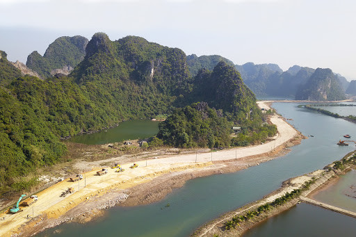 Sai pham gi... hai Pho Chu tich TP Cam Pha bi ky luat?-Hinh-2