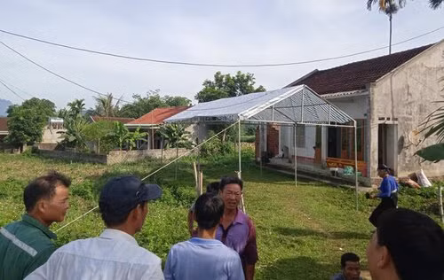  Phát hiện thi thể người đàn ông dưới giếng nước sau 3 ngày mất tích: Chiều 18/7, Chủ tịch UBND xã Điền Trung (huyện Bá Thước, tỉnh Thanh Hóa) xác nhận thông tin trên địa bàn xã vừa phát hiện một người đàn ông chết dưới giếng sâu, sau ba ngày mất tích. Nạn nhân được xác định là ông Quách Hồng L. (43 tuổi), ngụ xã Điền Trung.