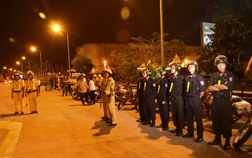 Phat hien tai xe dung bang gia tren 