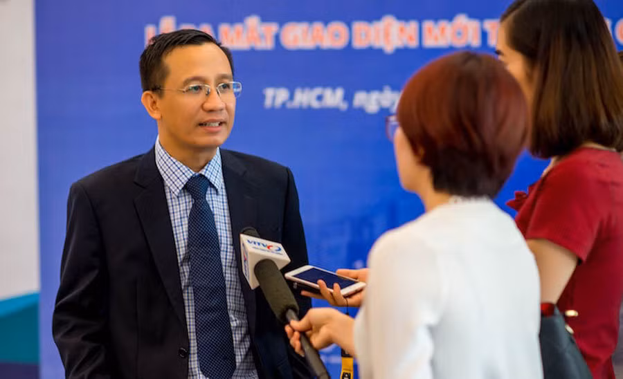 Uan khuc dang sau cai chet cua TS Bui Quang Tin roi lau o bua an 9 nguoi