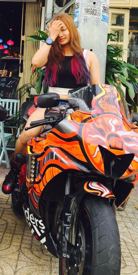 Ngoài những lời khen, trầm trồ về khả năng của Ngọc Yến, những người đam mê xe côn tay, xe phân khối lớn, một số biker có thể dễ dàng nhận ra cô gái Sài thành này. Ngọc Yến là một 8X mê xe phân khối lớn, là một nữ biker hiếm hoi ở Việt Nam và được biết đến với nickname Ớt hiểm.