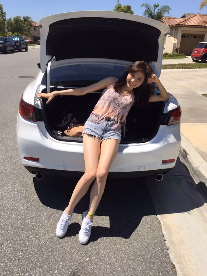 Thanh Thảo vừa làm biên tập viên, kiêm luôn nhiệm vụ dẫn chương trình. Do đam mê lĩnh vực truyền thông và luôn ôm ước mơ trở thành MC chuyên nghiệp đã thôi thúc Thanh Thảo tìm đến công việc rất phù hợp với bản thân và mang đến cho cô rất nhiều trải nghiệm thú vị ở hiện tại.