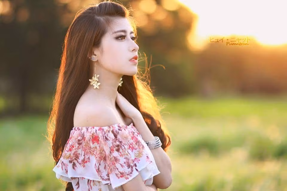 Một là phấn đấu nâng cao chuyên môn, tích góp kinh nghiệm, các mối quan hệ để dần trở thành quản lý, bầu show… Hai là chỉ coi PG là một công việc thời vụ, chỉ để kiếm tiền trang trải cuộc sống trong thời gian ngắn trước khi tìm được một công việc khác tốt hơn.