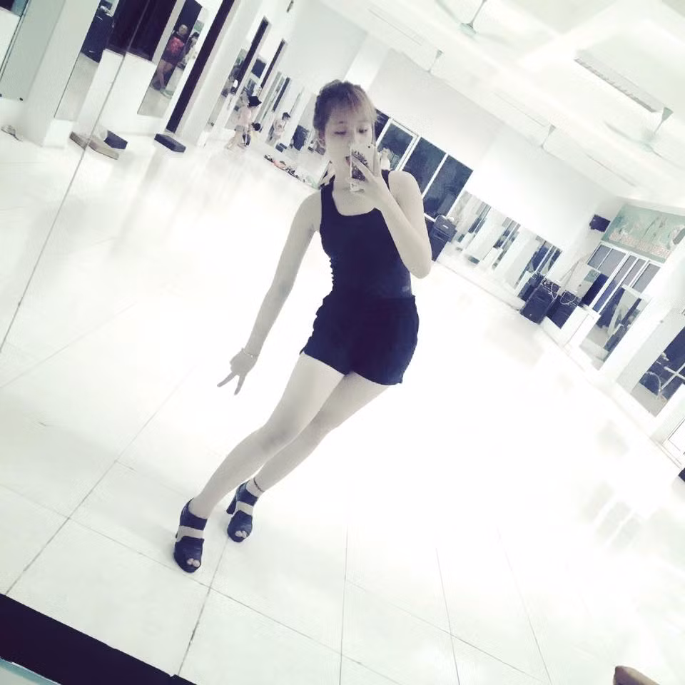 Đang trong năm học bản lề của cấp THPT nên cô bạn từng giành giải 3 tiếng Anh cấp trường cũng chú ý cân đối thời gian giữa học tập và làm thêm.