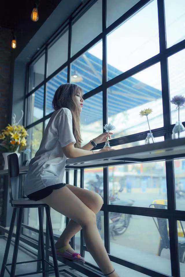 Thích phong cách hiện đại, mạnh mẽ và có sức cuốn hút “ngầm”, Hải Yến rất có cảm tình với những người phụ nữ, diễn viên, ca sĩ ăn mặc giản dị nhưng vẫn có vẻ đẹp rất chất, có sức cuốn hút tự nhiên với khán giả.