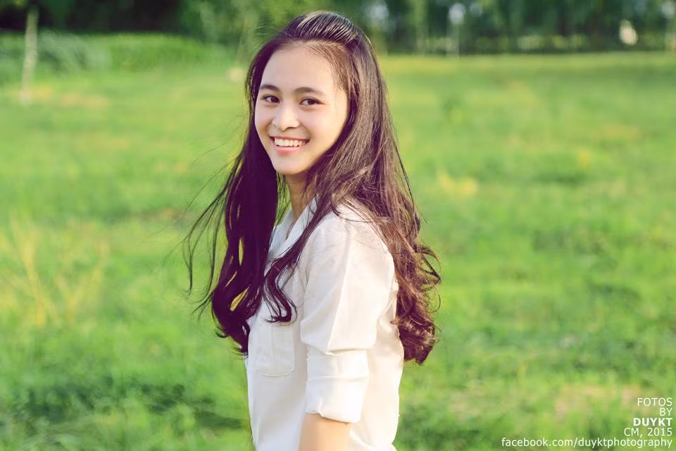 Sở thích của Ngọc Bích khi rảnh rỗi là đọc sách và chụp ảnh. Có khuôn mặt ưa nhìn, nụ cười tỏa nắng, Ngọc Bích cũng nhận được một số lời mời làm mẫu ảnh của các phó nháy trẻ, nghiệp dư. Tuy nhiên bản thân cô nữ sinh 10X cũng tự nhận mình tạo dáng còn khá cứng và còn chút gượng gạo.