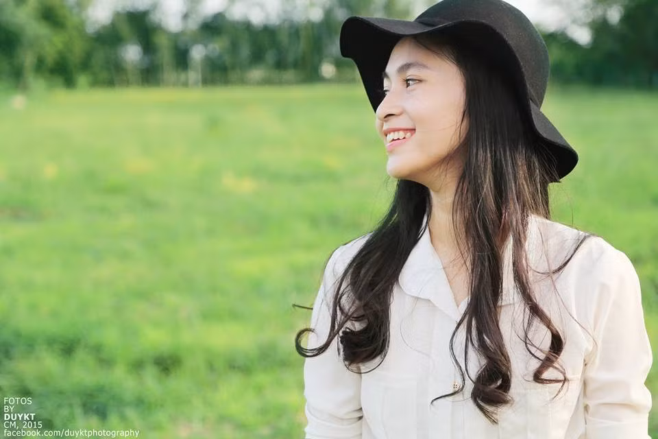 Ngoài thành tích học tập tốt, Ngọc Bích còn là một cô gái rất năng nổ, vui vẻ, được bạn bè yêu mến. Từ khi học cấp 2 Ngọc Bích đã rất tích cực, chăm chỉ tham gia các hoạt động của trường lớp.