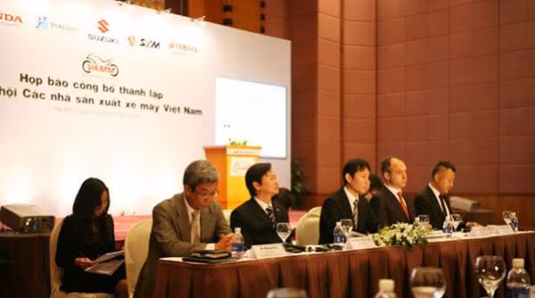 Nhung su kien hot nhat lang xe Viet nam 2014-Hinh-2