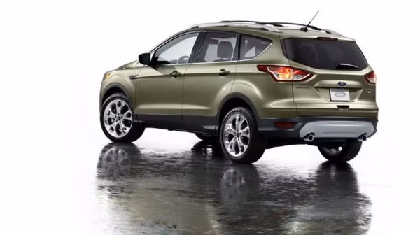  9. Ford Escape: Thực dụng và dễ chiếm được cảm tình của khách hàng, không khó hiểu khi dòng xe Escape chiếm vị trí thứ 9.
