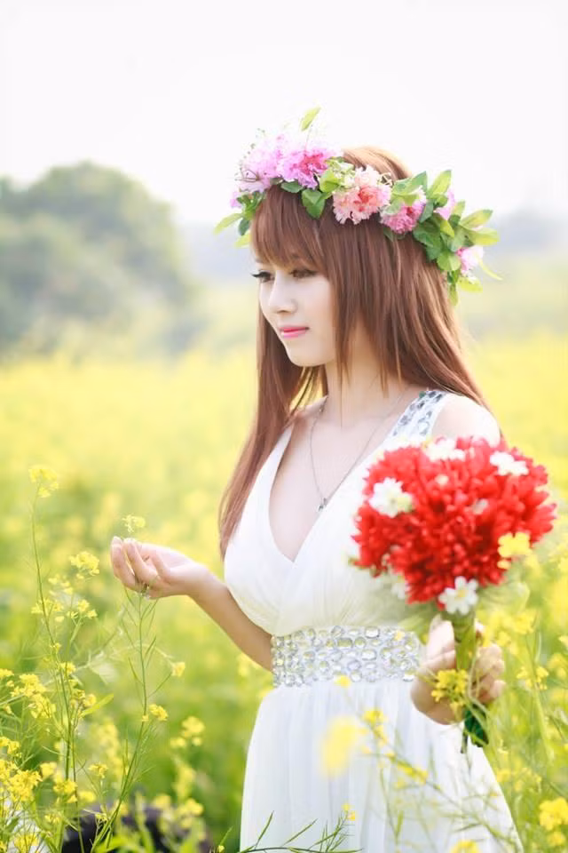 Câu chuyện của bà mẹ ở cữ được chồng chăm đến tận răng như Quỳnh Anh khiến rất nhiều chị em phụ nữ, các bà mẹ trẻ khác cảm thấy ghen tị. Bởi vốn dĩ, có rất ít đàn ông thực sự tháo vát trong việc chăm vợ, chăm con, đặc biệt là còn bản tính… lười làm việc nhà luôn khiến những người vợ phiền lòng, cảm thấy không được đỡ đần.