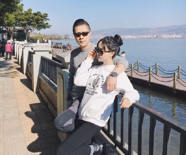 Bức ảnh tạo sự hiểu lầm và làm nên sự nổi tiếng bất ngờ của ông bố đẹp trai.