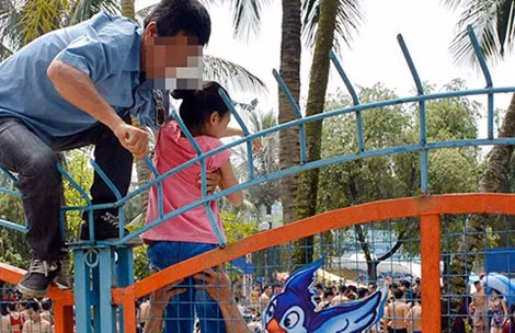 Dường như trèo tường, vượt rào đã trở thành một thứ đặc sản chỉ riêng người dân Việt Nam mới có? Mỗi lần có những sự việc như trên xảy ra, những vấn đề về văn hoá, nhận thức và ý thức của người dân lại được đem ra làm chủ đề mỏ xẻ, phân tích, bàn tán... Tất nhiên không phải hoàn toàn nhưng số lượng khá đông những kẻ bất chấp trên cũng đủ để tạo nên một lớp người đáng bị phê phán, chỉ trích.