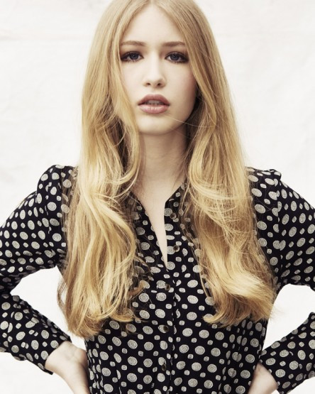 Gương mặt béo mũm mĩm bị phỉ báng nay đã thon gọn và xinh đẹp đến ngỡ ngàng. Natalia Siam là một trong những siêu mẫu sở hữu vóc dáng và diện mạo hoàn hảo mà bao người mơ ước.