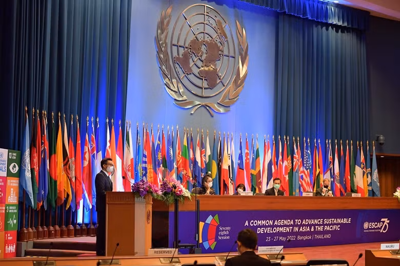  Việt Nam trúng cử thành viên Hội đồng điều hành các trung tâm khu vực của ESCAP: Tổng cục Thống kê và VIAEP trúng cử vào SIAP (Viện thống kê châu Á-Thái Bình Dương) và CSAM (Trung tâm Cơ khí hóa nông nghiệp bền vững) thuộc Ủy ban Kinh tế và xã hội khu vực châu Á-Thái Bình Dương của Liên Hợp Quốc (ESCAP). Đây là cơ hội tốt để chúng ta tăng cường hợp tác với khu vực trong lĩnh vực thống kê và cơ khí hóa nông nghiệp, qua đó góp phần phục vụ các mục tiêu phát triển đất nước và nâng cao vị thế quốc tế của Việt Nam. (Nguồn: ĐCSVN)