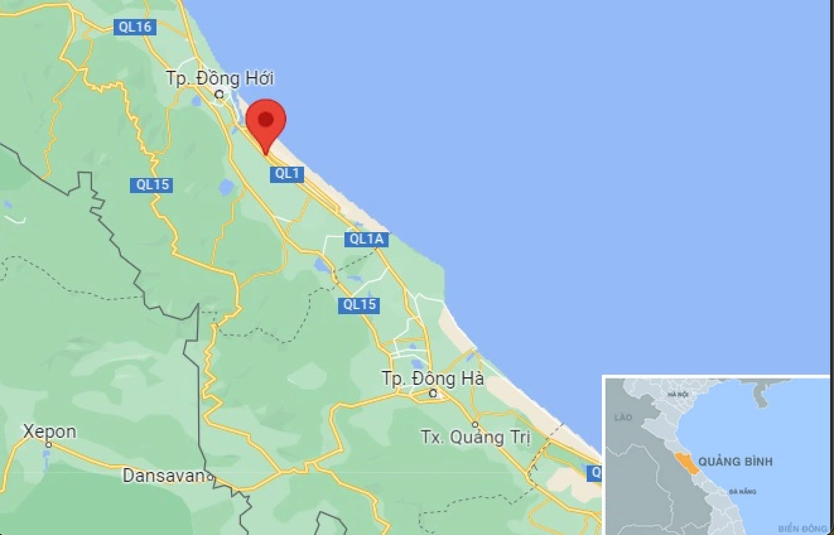 Nguoi dan va CSGT giai cuu xe cho hon 30 tan xoai bi lat-Hinh-2