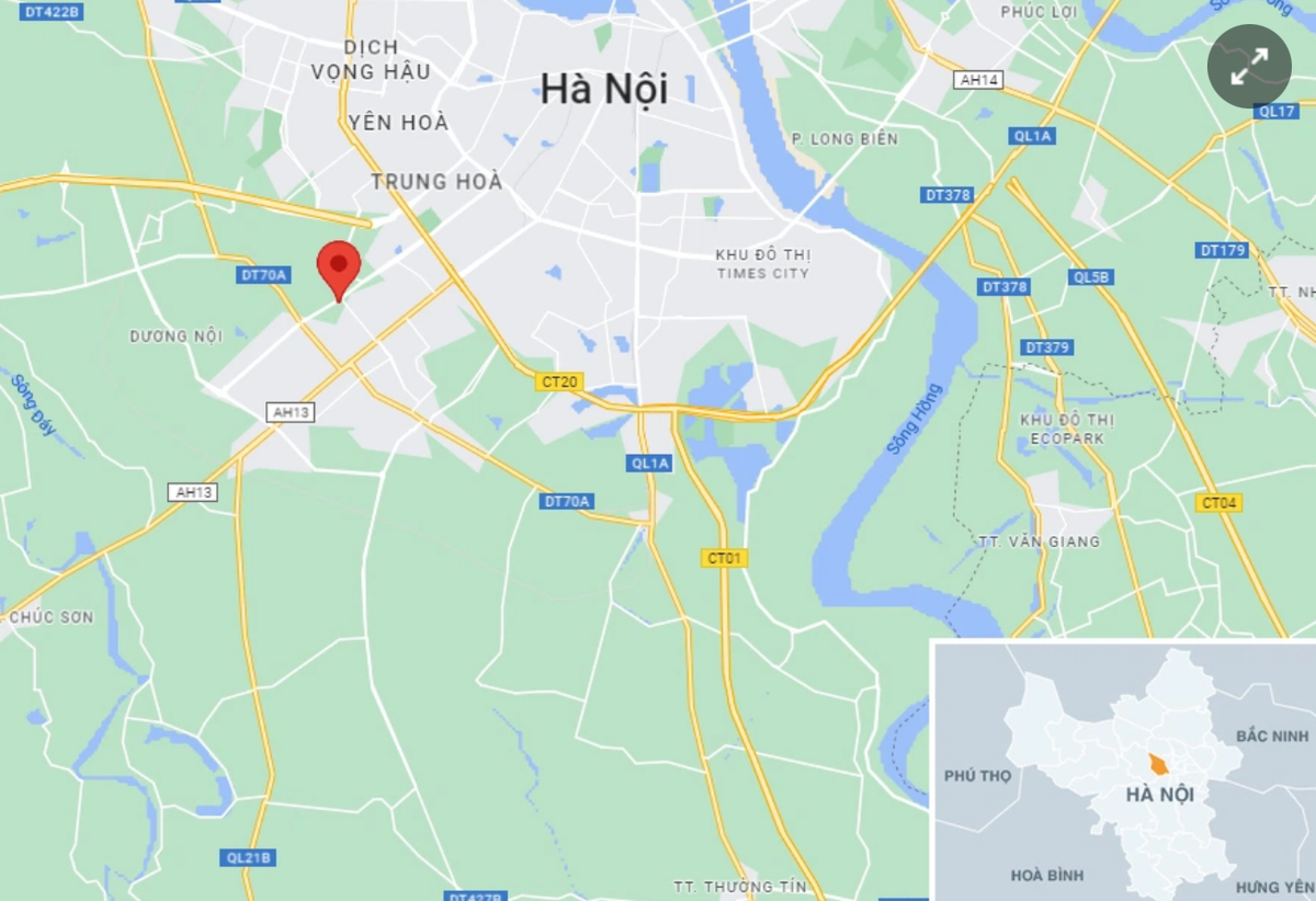 Rạng sáng 25/5, một vụ hoả hoạn đã xảy ra tại bãi tập kết gỗ Pallet, xà gồ nằm trên đường Tố Hữu (Trung Văn, Nam Từ Liêm, Hà Nội). (Ảnh: Zingnews)