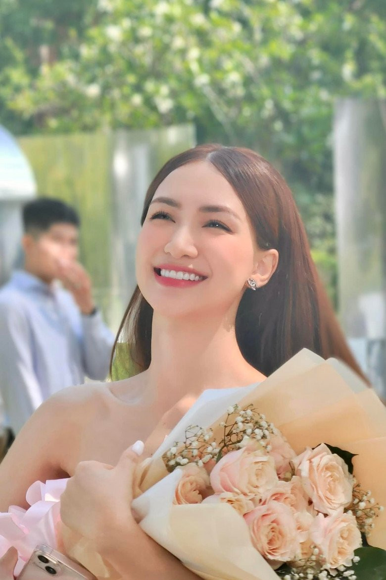 Ky Han va Hoa Minzy sau song gio tinh yeu voi cac chang cau thu-Hinh-18