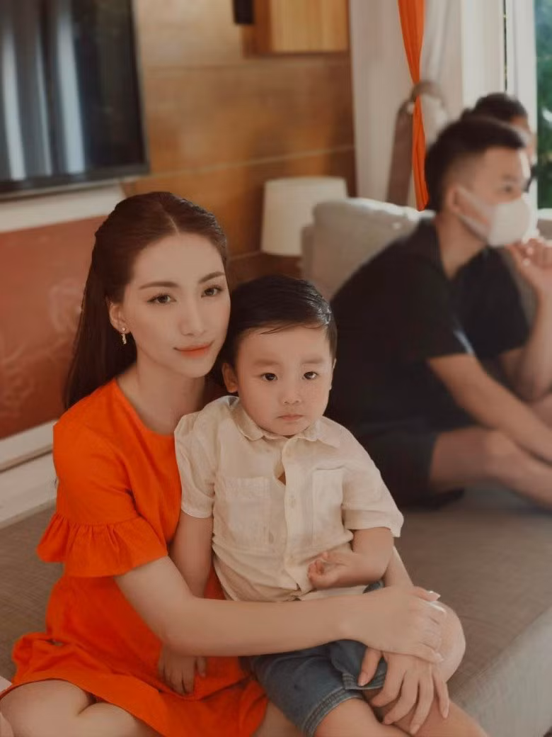 Ky Han va Hoa Minzy sau song gio tinh yeu voi cac chang cau thu-Hinh-13