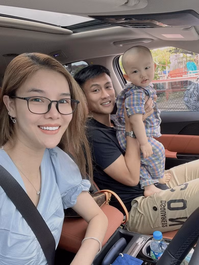 Kỳ Hân và Hòa Minzy sau sóng gió tình yêu với các chàng cầu thủ - Hình 5 Ky Han va Hoa Minzy sau song gio tinh yeu voi cac chang cau thu-Hinh-5