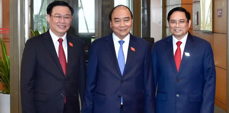 'Rất tuyệt vời nếu nhận được thư khen của Chủ tịch nước, Thủ tướng, Chủ tịch Quốc hội': ĐBQH cho rằng Thư khen của lãnh đạo Đảng, Nhà nước là nguồn động viên, khích lệ to lớn với những tập thể, cá nhân có thành tích. Vì vậy, ĐBQH đề nghị bổ sung hình thức thư khen vào trong Luật Thi đua, khen thưởng (sửa đổi). (Nguồn: Vietnamnet)