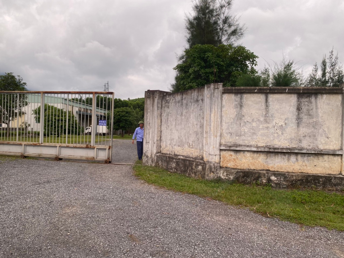 Khi trao đổi với bảo vệ nhà máy để gặp quản lý thì được vị này cho hay quản lý nhà máy đang đi vắng