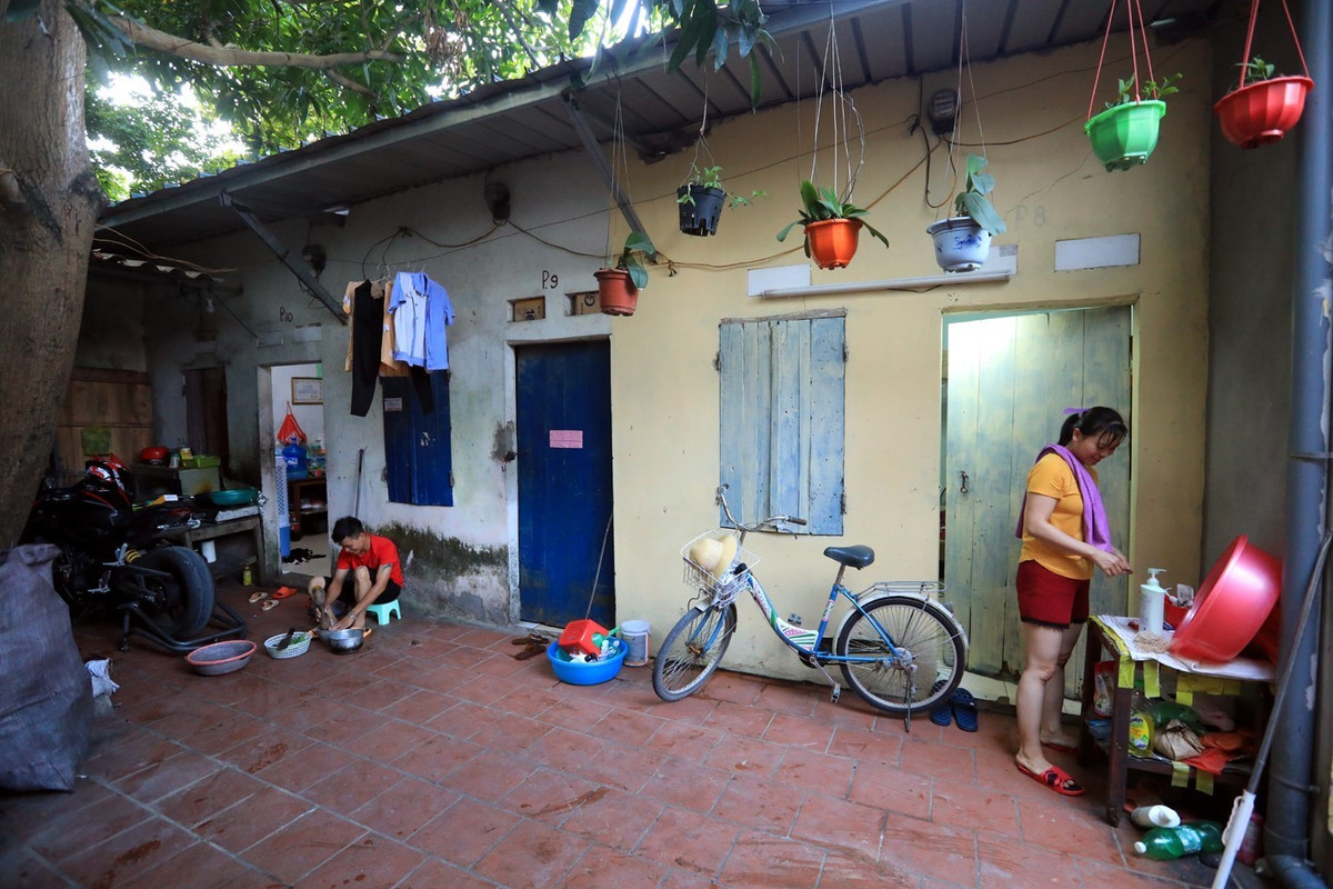  Tiến độ giải ngân gói hỗ trợ tiền thuê nhà trọ: Các địa phương đang triển khai chính sách hỗ trợ thuê nhà trọ cho người lao động, nhưng nhìn chung thì chính sách này đang triển khai chậm tại các địa phương. Đến cuối tháng 6, người lao động sẽ nhận được tiền hỗ trợ. (Nguồn: Tin tức)