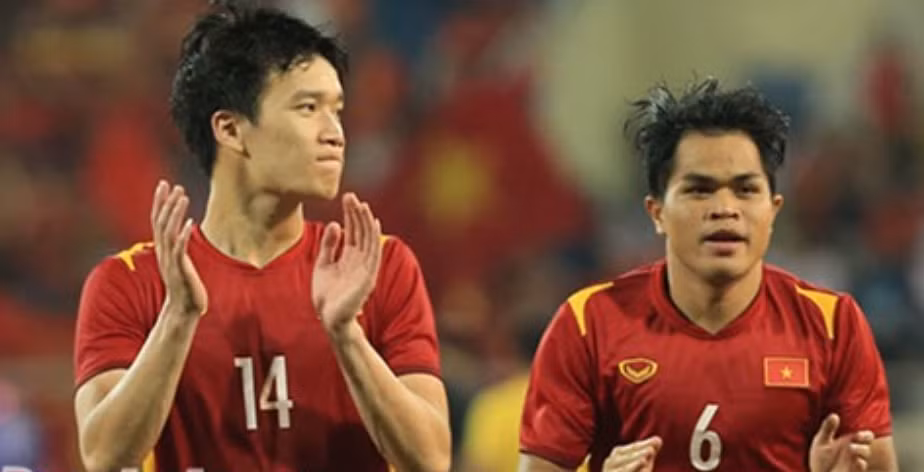  HCV SEA Games của U23 Việt Nam truyền cảm hứng cho nhiều đội châu Á: Chủ tịch Liên đoàn Bóng đá châu Á (AFC) Salman bin Ebrahim Al Khalifa đã gửi thư chúc mừng và khen ngợi các đội tuyển U23 Việt Nam, đồng thời khẳng định đây là một tín hiệu tích cực cho sự trở lại của bóng đá thế giới. Ông tin tưởng rằng, với màn trình diễn xuất sắc tại SEA Games 31, các cầu thủ sẽ gặt hái được nhiều thành công hơn nữa trong tương lai và truyền cảm hứng cho nhiều đội bóng tại châu Á, hướng đến các thành tích xuất sắc. (Nguồn: Doanhnghiepvn)