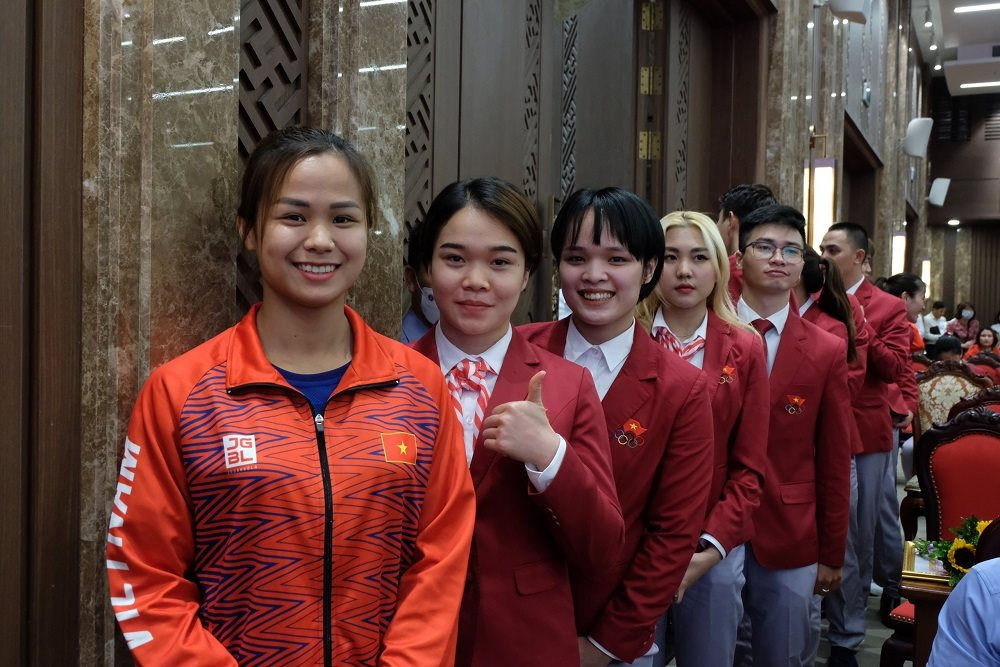 Ha Noi chi hon 17,4 ty dong vinh danh cac VDV, HLV SEA Games 31-Hinh-3