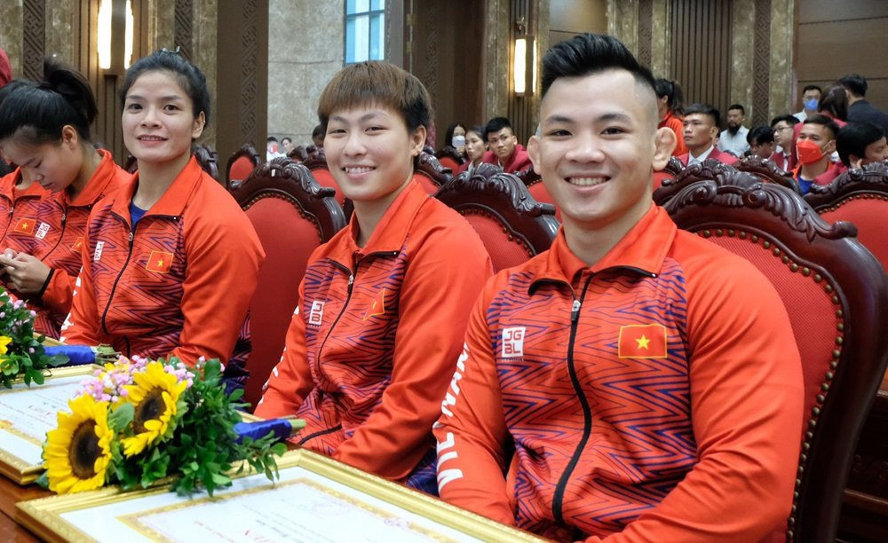 Ha Noi chi hon 17,4 ty dong vinh danh cac VDV, HLV SEA Games 31-Hinh-8