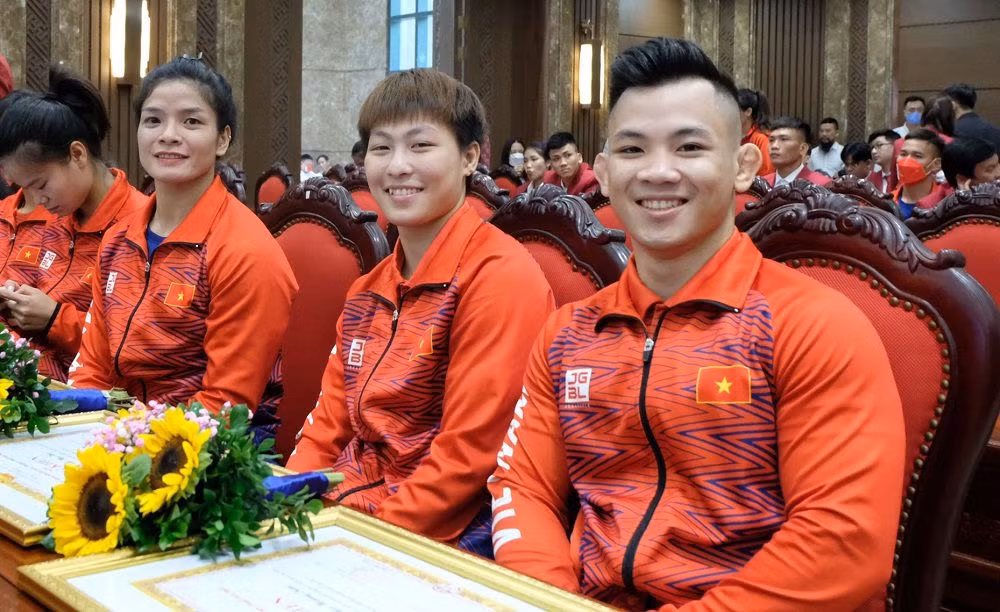 Ha Noi chi hon 17,4 ty dong vinh danh cac VDV, HLV SEA Games 31-Hinh-8