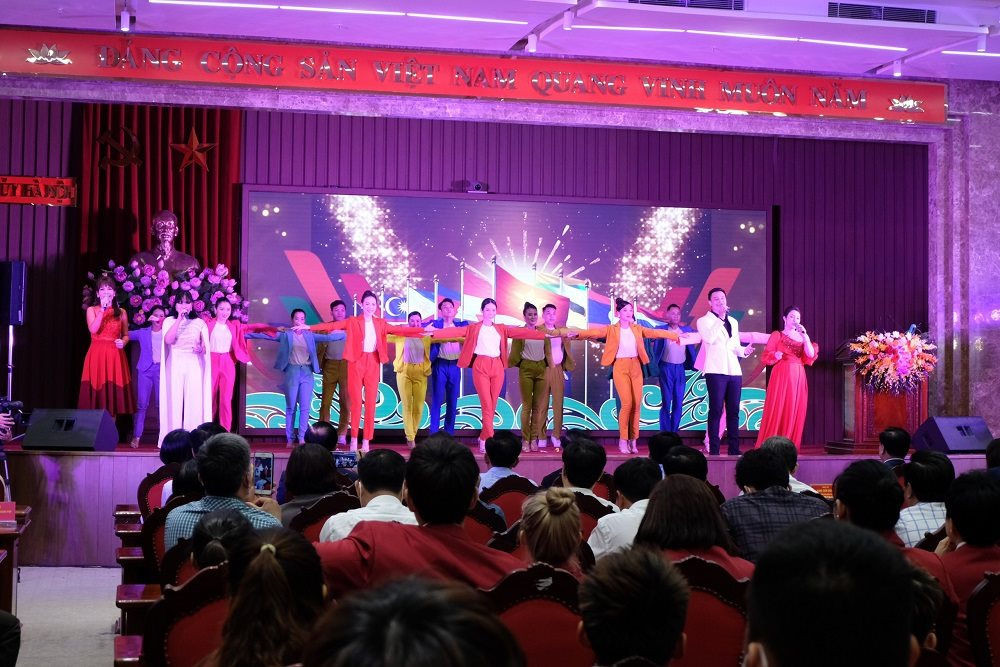 Ha Noi chi hon 17,4 ty dong vinh danh cac VDV, HLV SEA Games 31-Hinh-2