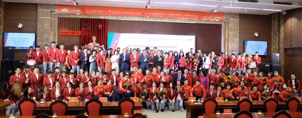 Ha Noi chi hon 17,4 ty dong vinh danh cac VDV, HLV SEA Games 31