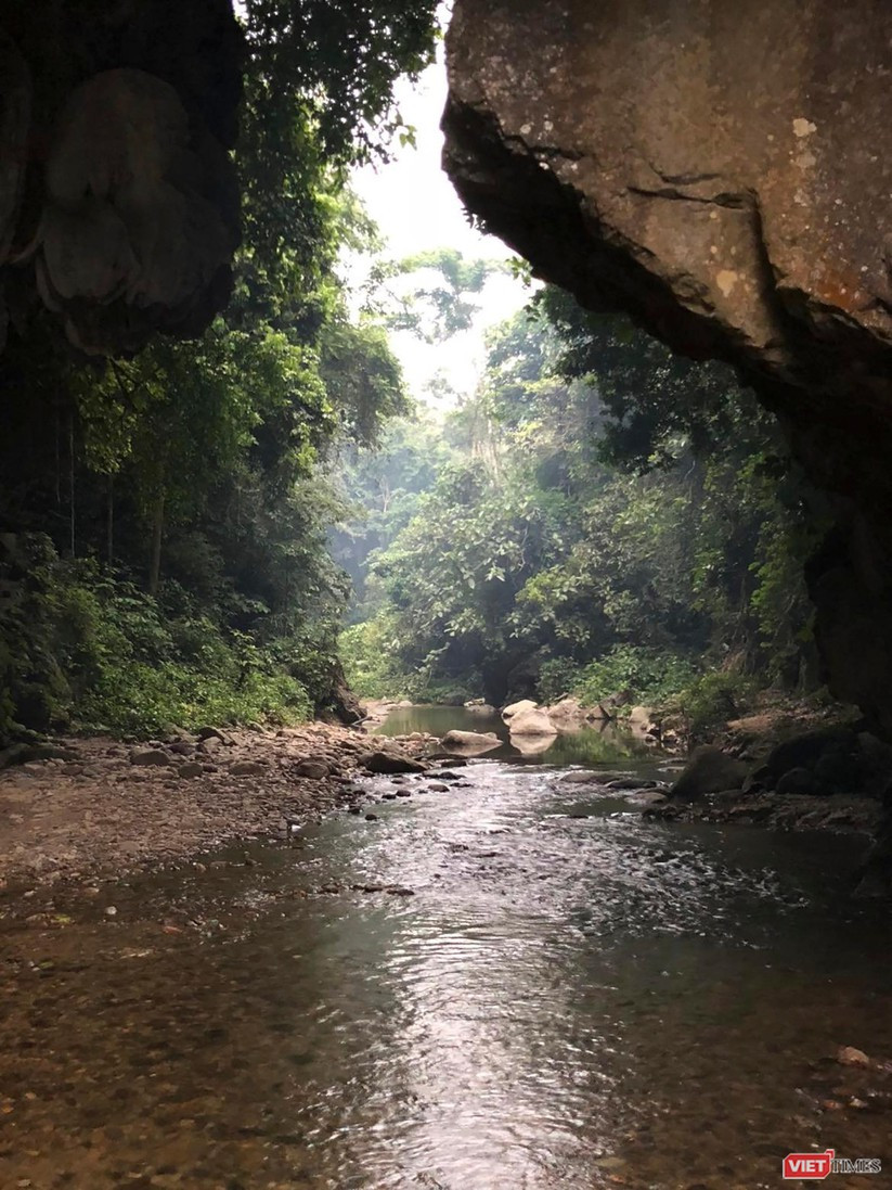 Vẻ đẹp hang Gợp (Minh Việt)