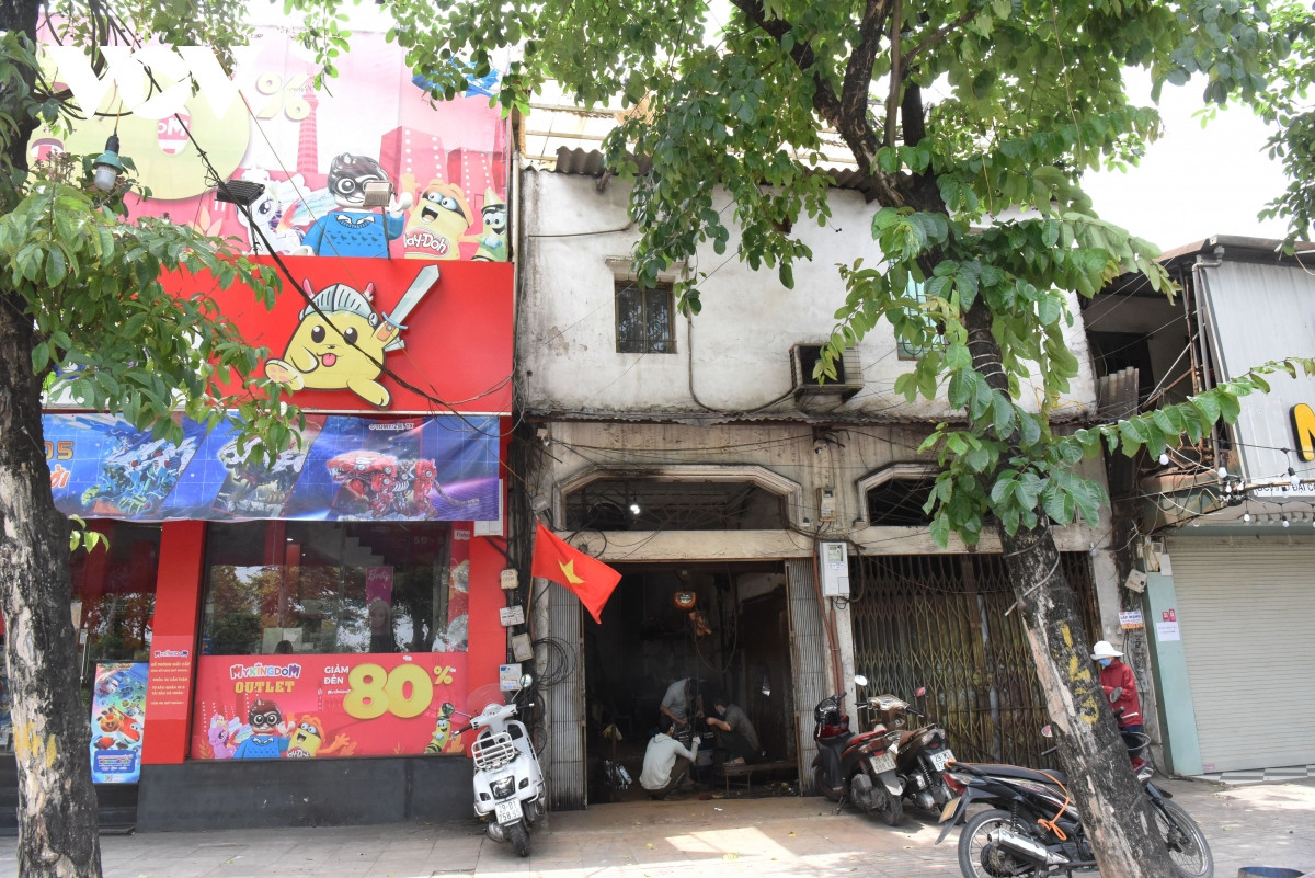 Theo tìm hiểu của phóng viên, đến nay khu vực phạm vi dự án, hơn 100 hộ dân vẫn sinh sống bình thường.