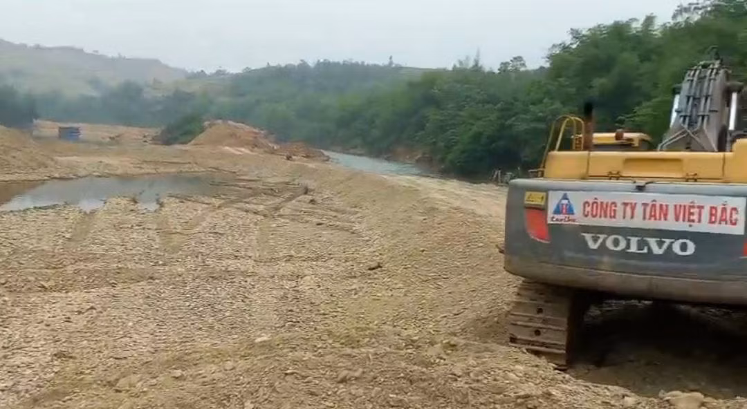 Cong ty Tan Viet Bac (Lang Son): Thi cong du an thuy dien khi chua du thu tuc phap ly