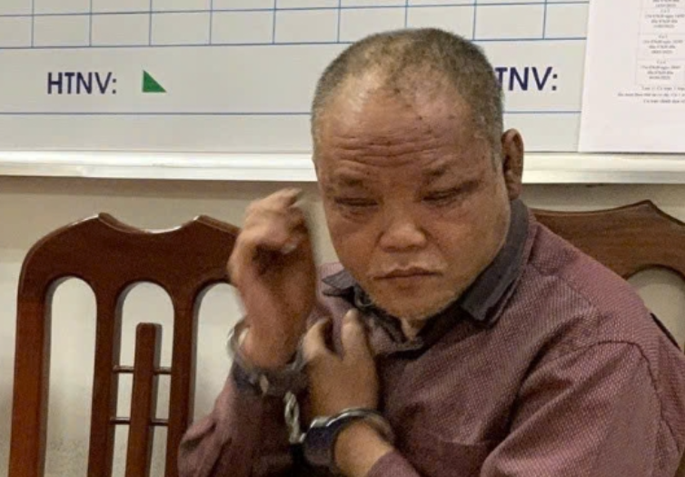 Bat doi tuong dung gay sat sat hai 3 nguoi trong gia dinh