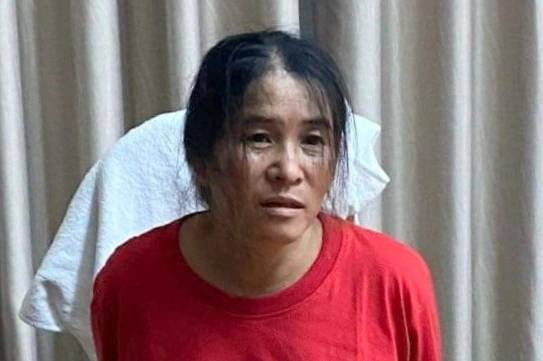 Quá trình lấy lời khai những người từng quen biết nạn nhân, cơ quan điều tra phát hiện một tình tiết rất quan trọng, đó là trước thời điểm xảy ra vụ án, cậu của nạn nhân có đưa người tình là một phụ nữ trung niên từ TP HCM về và sau khi xảy ra án mạng thì không thấy người phụ nữ này đâu nữa. Sau khi xác minh, cơ quan điều tra xác định danh tính người phụ nữ này là Lê Thị Chanh (trú tại huyện Phú Lộc, tỉnh Thừa Thiên - Huế) và hiện đang ở TP HCM.