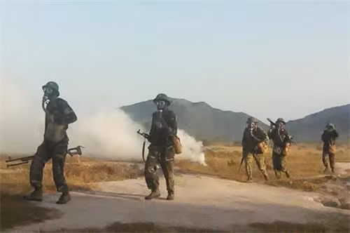 Cơ động xử trí tình huống có chất độc hóa học.