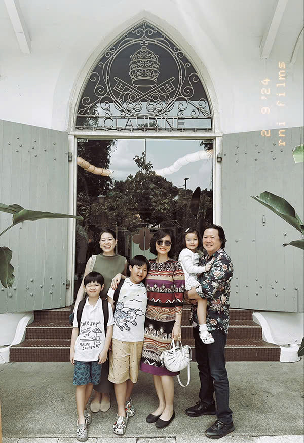 Đỗ Hải Yến trong 12 năm qua có cuộc sống bình yên bên chồng doanh nhân Calvin Lâm. Doanh nhân này là Việt kiều Mỹ, từng trải qua một lần đổ vỡ hôn nhân. Anh hiện đang là Tổng giám đốc công ty chuyên sản xuất mành sáo, cửa chớp, thiết kế nội thất, đồ gỗ trang trí. Từ khi lấy chồng đại gia, diễn viên Đỗ Hải Yên rút lui khỏi làng giải trí. Cô kín tiếng và gần như biến mất khỏi showbiz Việt. Nữ diễn viên tập trung cho gia đình và không còn hào hứng với các dự án phim điện ảnh. 