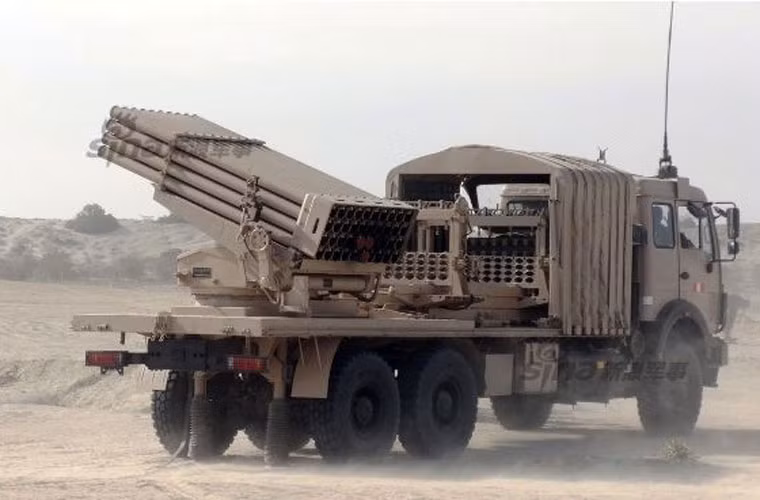 Cuộc bắn thử pháo phản lực Type 90B được Quân đội Peru thực hiện hôm 12/11, tức là 4 tháng sau khi nhận lô pháo Type 90B đầu tiên từ Trung Quốc.