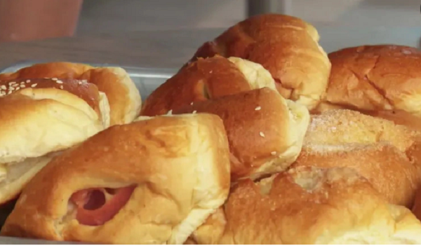 An banh ngot bua sang loi hay hai?